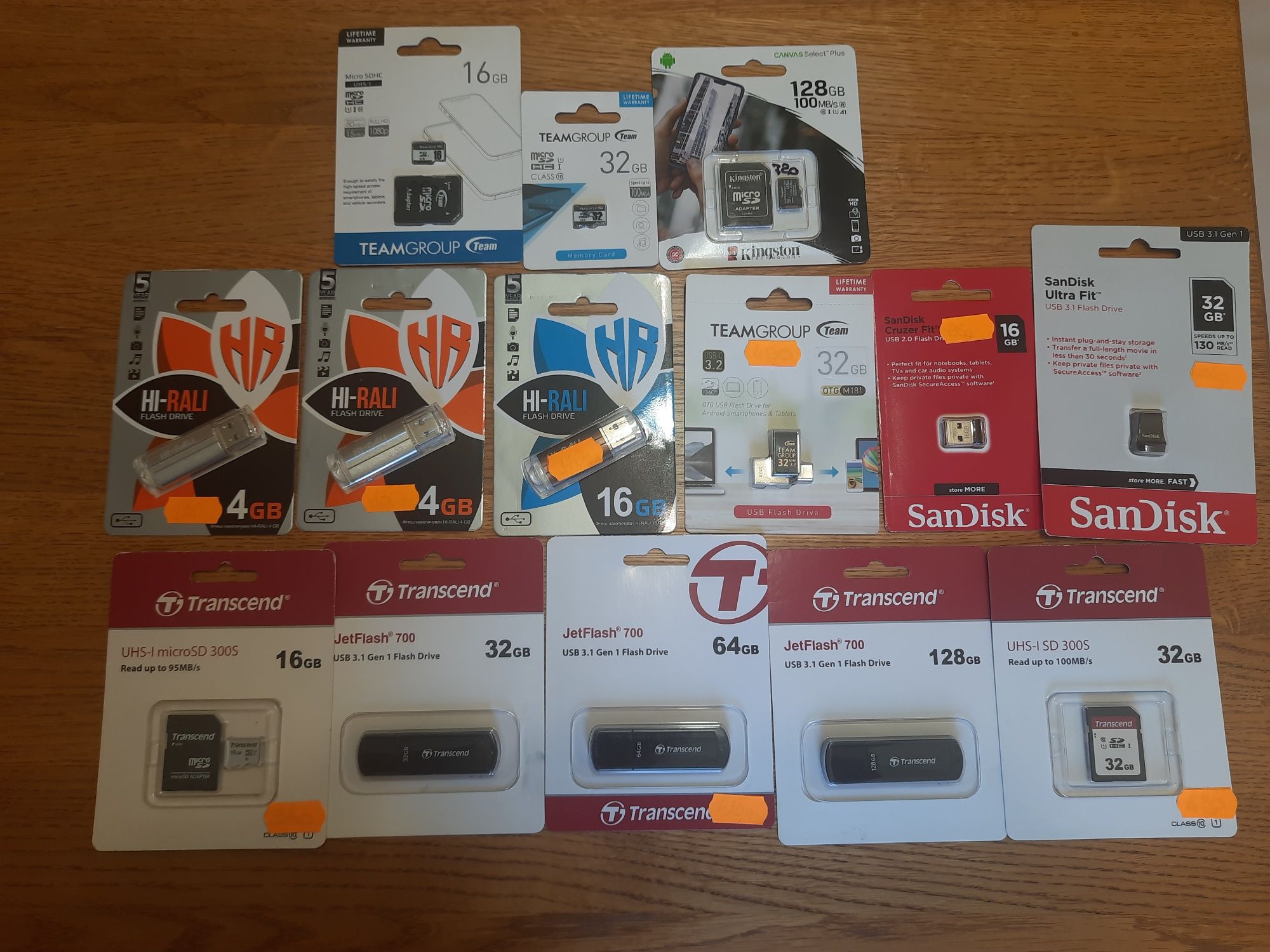 Продам флешку Transcend 700 3.0 32-64-128