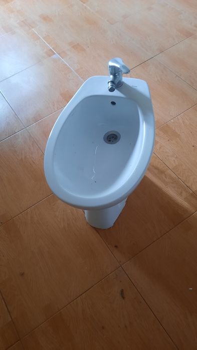 Bidé em bom estado