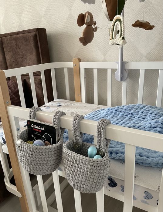 Дитяче ліжко з маятником і матрасом