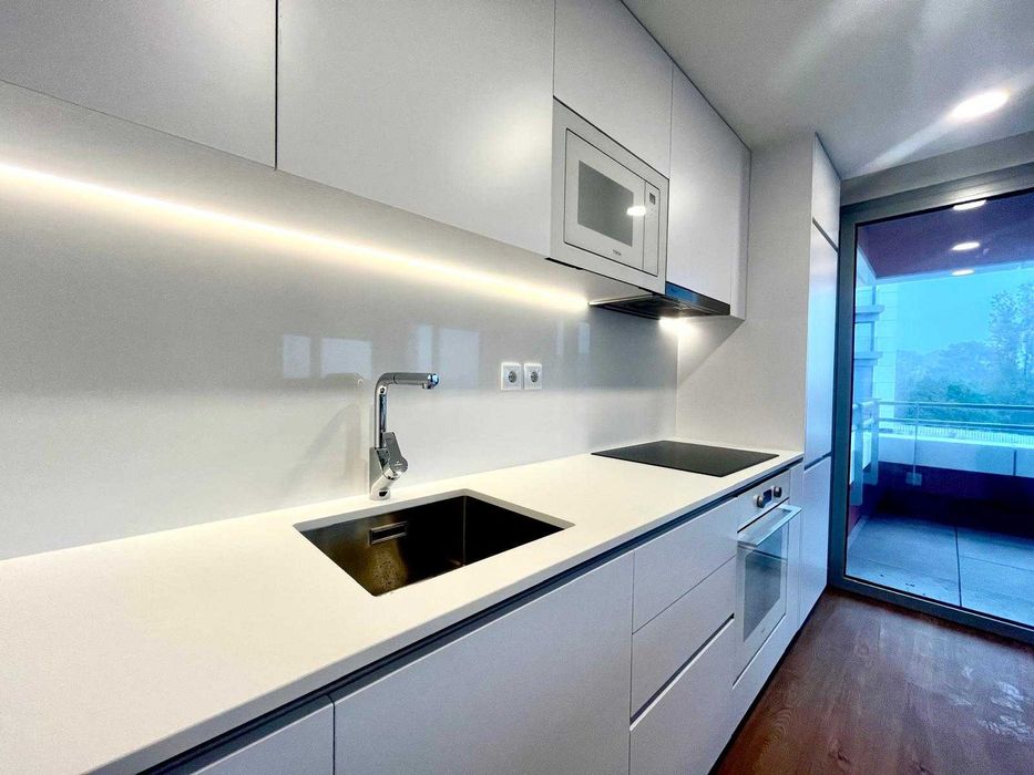 Excelente T2, novo, junto ao Gaia Shopping