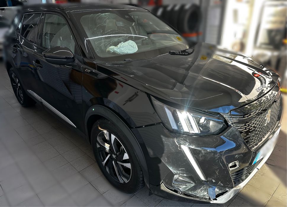 Peugeot 2008 1.2 GT - SALVADO