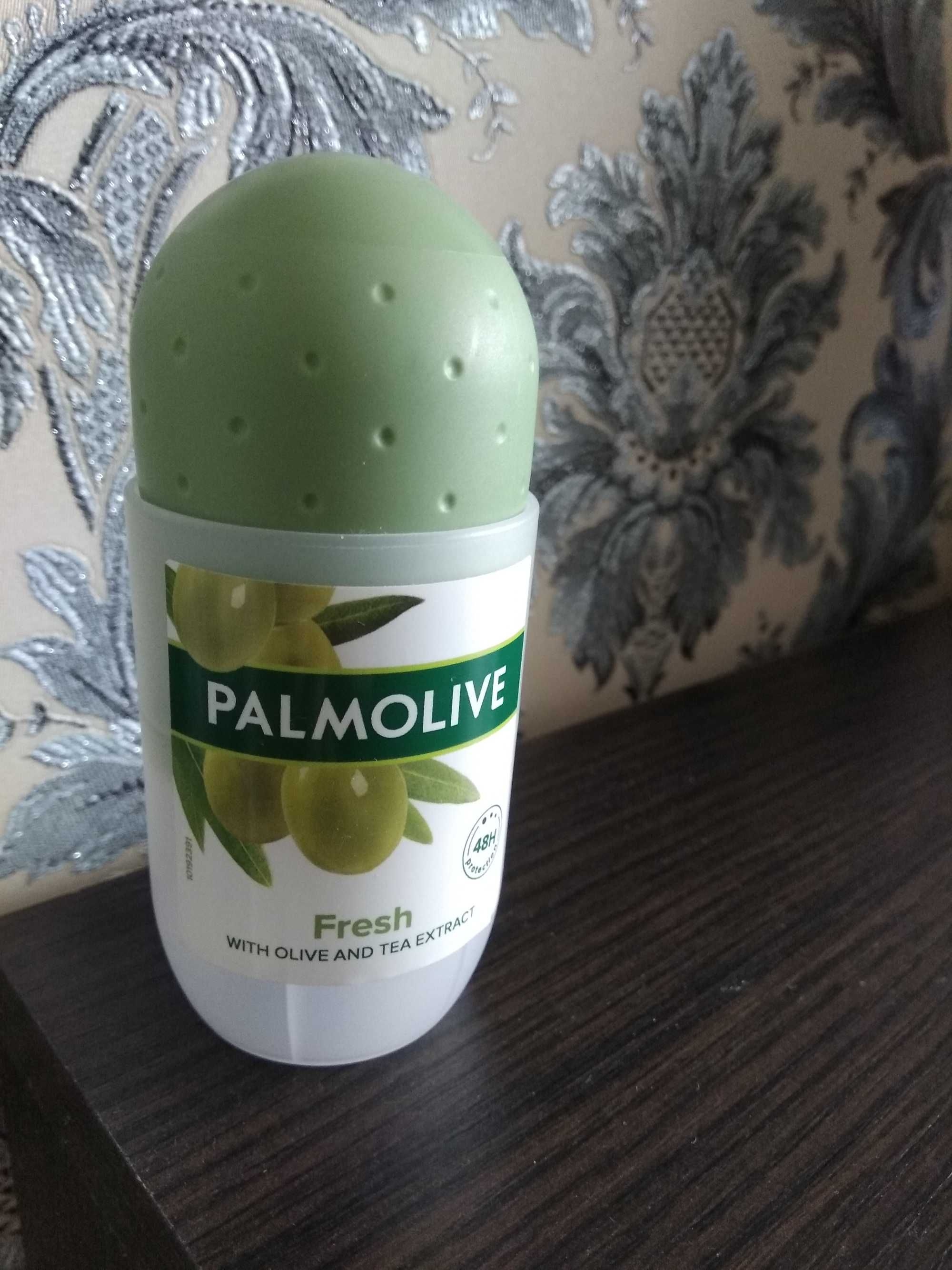 Женский дезодорант Palmolive Roll-on Fresh with Olive and Tea Extract