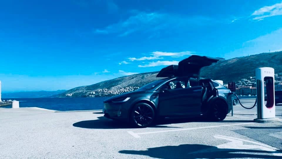 Tesla Model X 90D - Carregamentos Gratuitos rede Supercharger Tesla