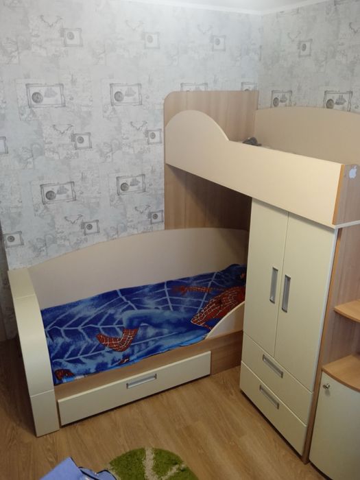 Два ліжка + шкаф + ящики для іграшок та інших речей