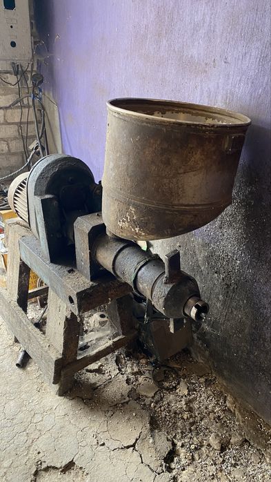 Міні Олійниця, 380 кВт для віджиму насіння(холодногт та смаженого)