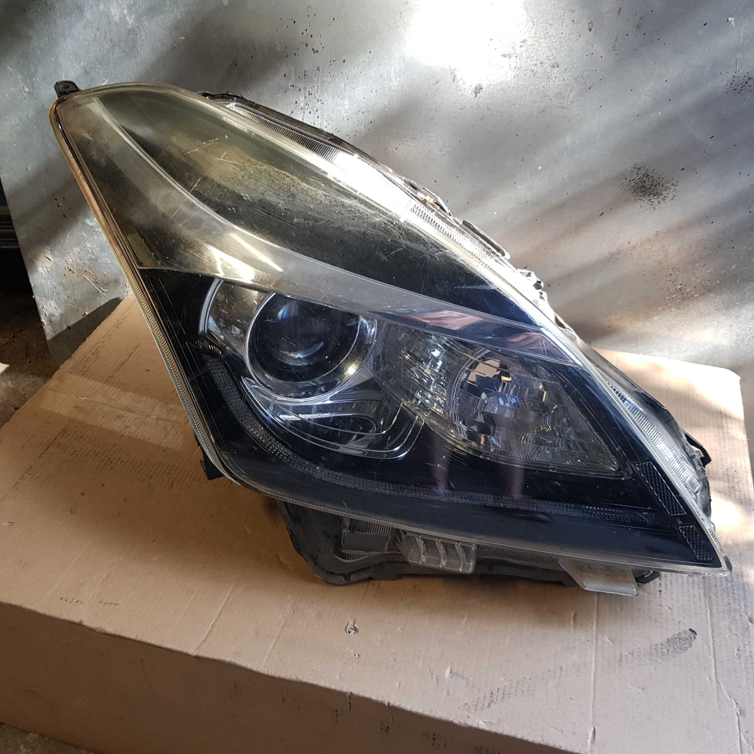 lampa przód Suzuki Baleno II xenon