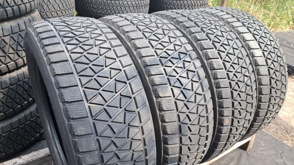 8мм!Комплект зимних Японских шин BRIDGESTONE BLIZZAK 225 65 R17
