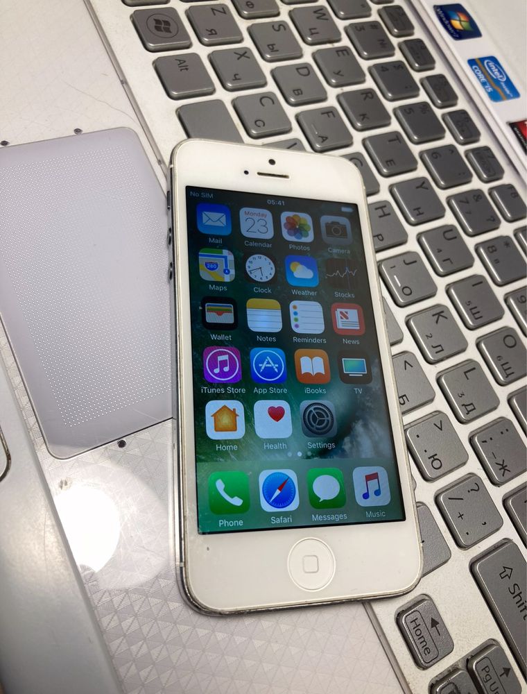 Продам iphone 5 16gb все працює