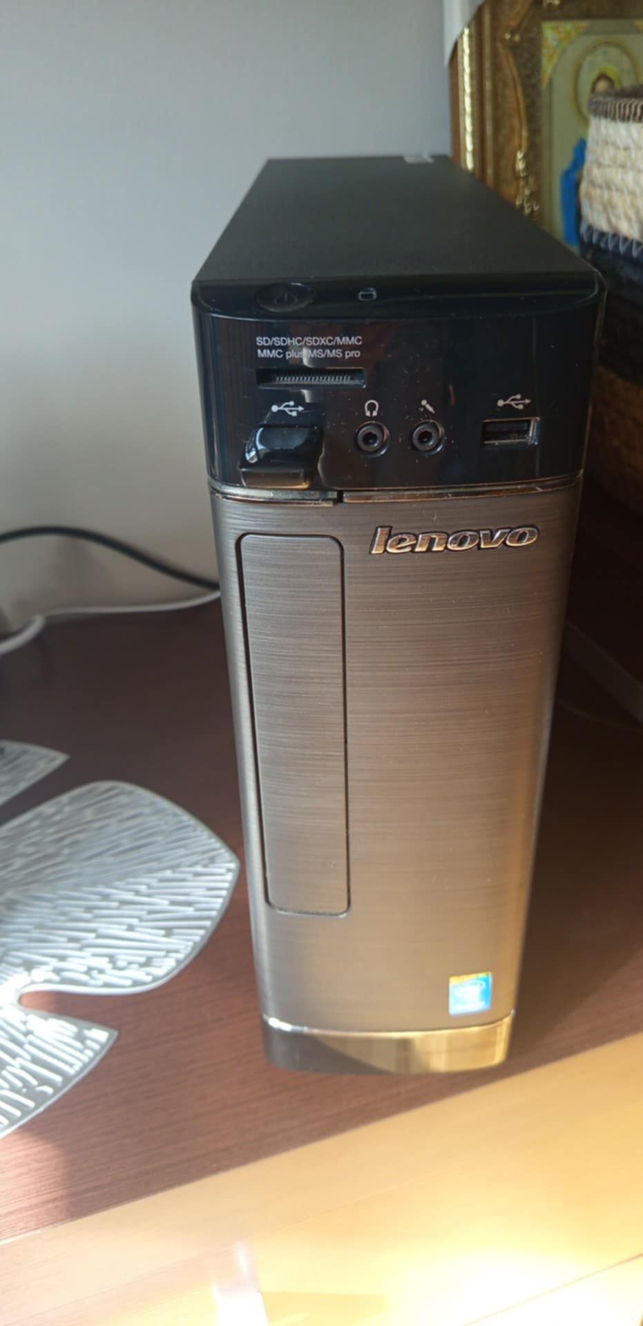 komputer Lenovo plus monitor