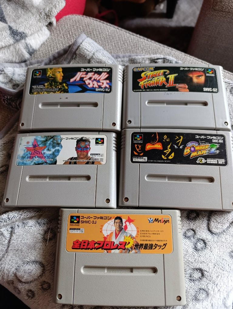 Snes plus 2 kontrolery i 5 gier NTSC