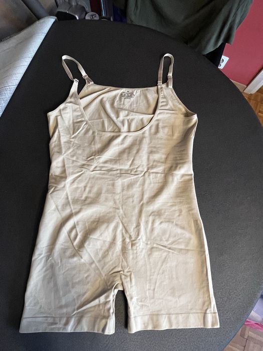 Kombinezon modelujący body z nogawkami 4xl