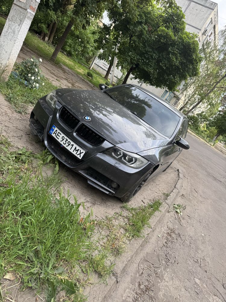 BMW 325xl  /e90