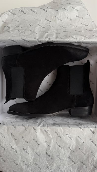 Czarne skurzane sztyblety Kazar