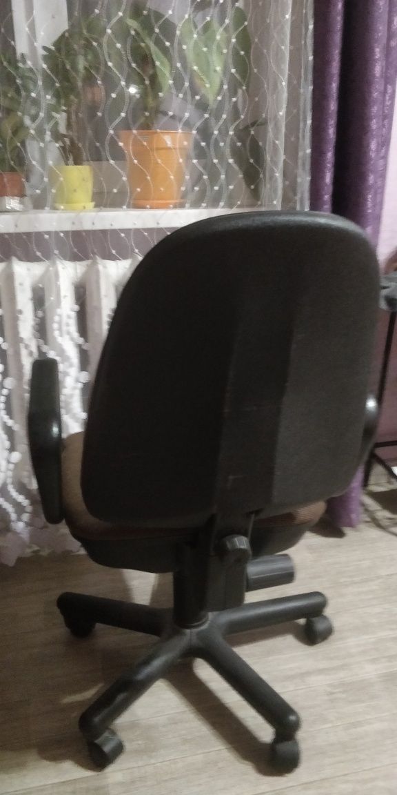 Крісло, стілець комп'ютерний, офісний