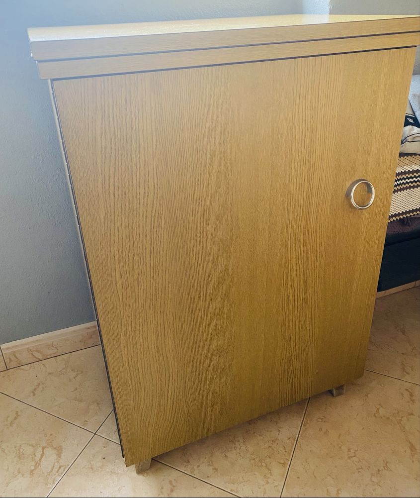 Maquina de Costura com movel - Como nova