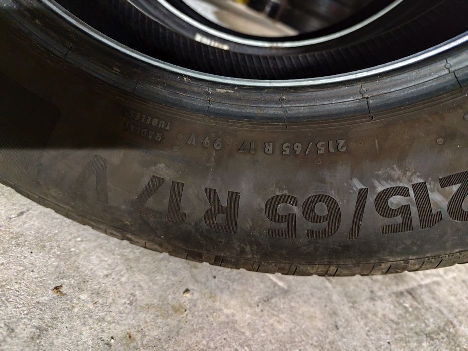 Pneus 215/65r17 Continental EC6 75 % piso