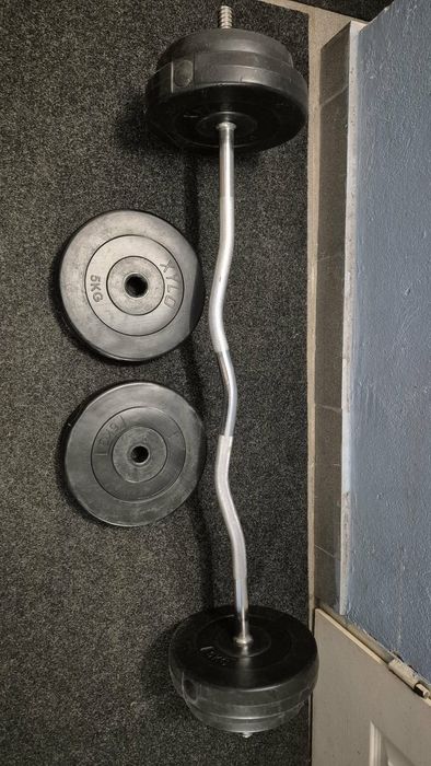 Zestaw do ćwiczeń (gryf z ciężarami)