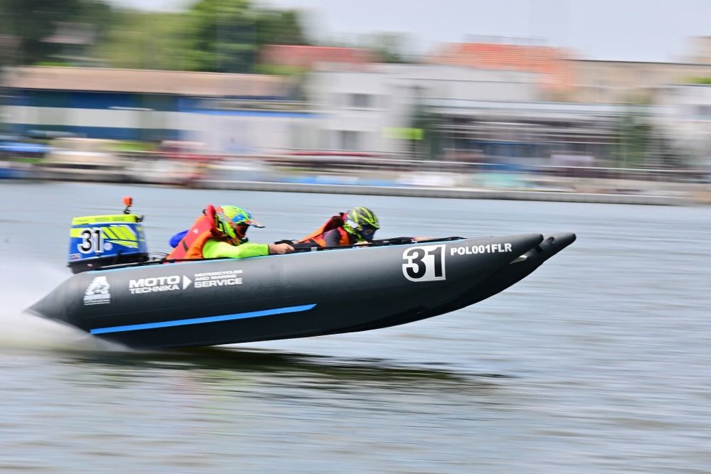 Wyscigowy katamaran zapcat thunde fv vat rib aquarius