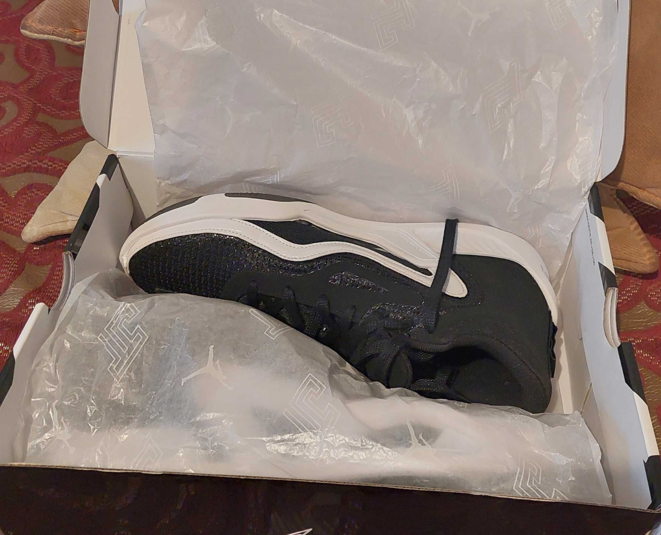 Продаются новые баскетбольные кроссовки Nike Tatum 1