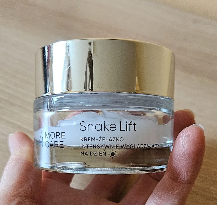 Krem - żelazko do twarzy More4Care na dzień