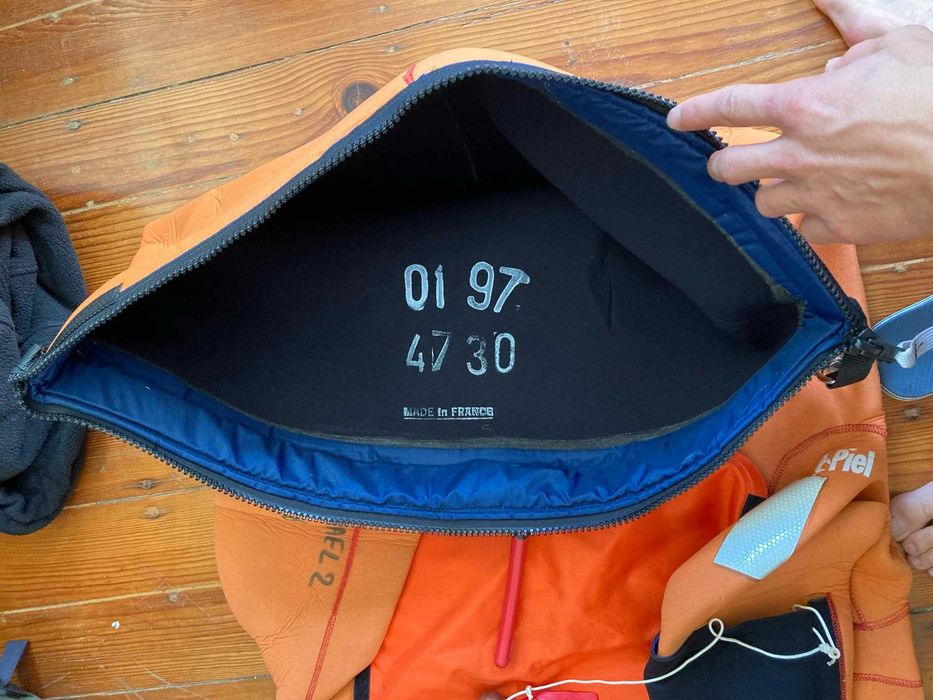 Fato de sobrevivência à prova de água