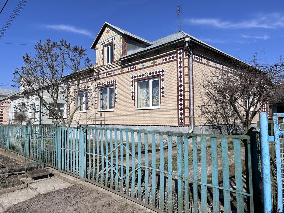 Продається будинок м. Волочиськ, вул. Олени Пчілки 14