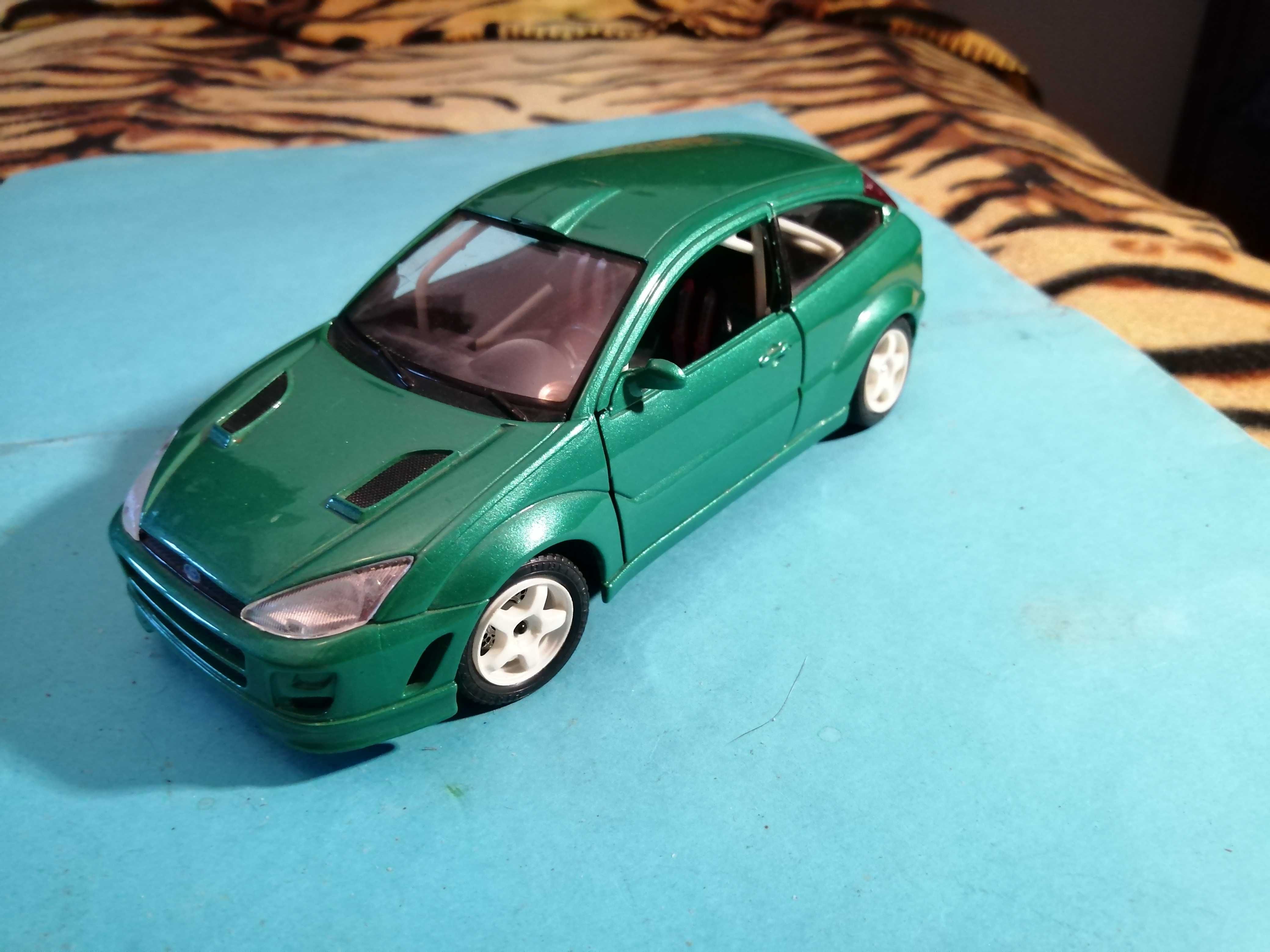 Ford Focus  1/24