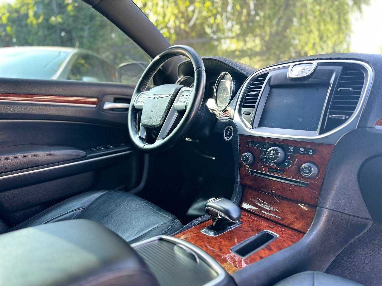 Chrysler 300 C купити за 225 дол/міс