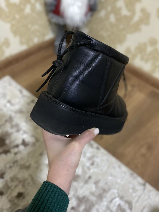 Шкіряні уггі жіночі 39р.