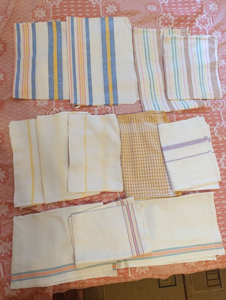 Продам полотенца и платки СССР новые.