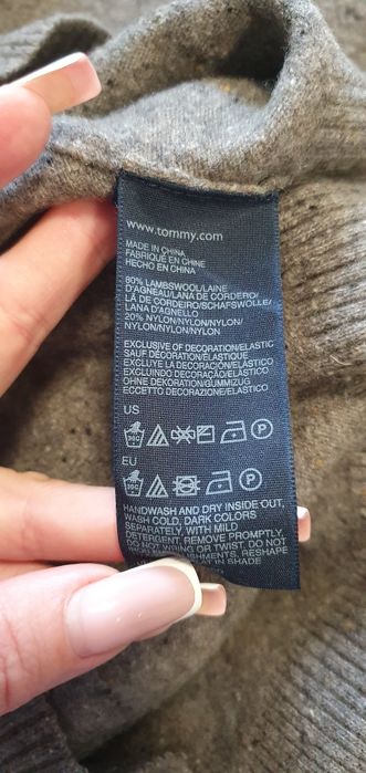 Swetr Z welny jagniecej Tommy Hilfiger M/L