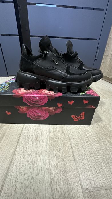 Кроссовки женские натуральная кожа 36 размер