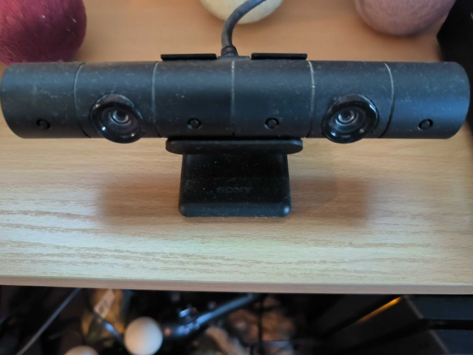 PS 4 Pro 1 TB pełen zestaw.