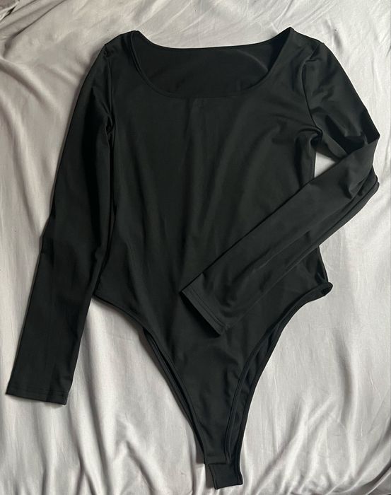 боді з квадратним вирізом