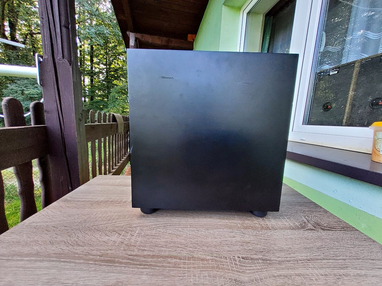 Subwoofer KEF T-2 Wzmacniacz klasy D