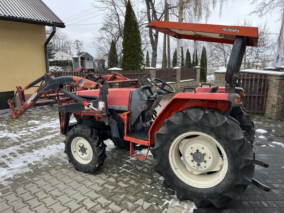 Traktor kubota gl320 gl 320 32 km ladowacz tur 4x4 rewers