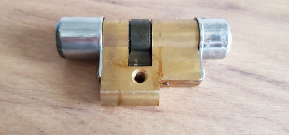 Wkładka do drzwi wraz z kluczami