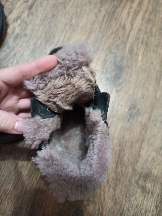 Продам зимние ботинки на мальчика