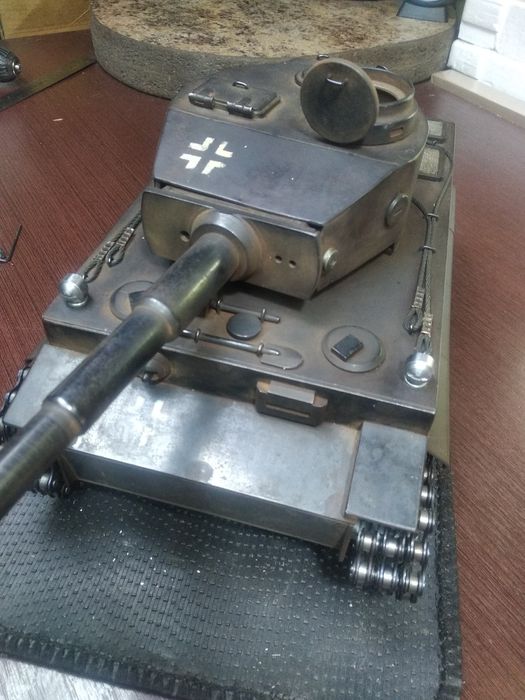 Танк Тигр 1,витвір мистецтва,сейф ручної роботи.