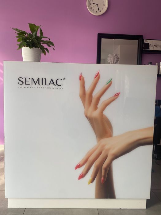 Sprzedam recepcję do salonu kosmetycznego