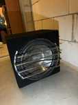 Subwoofer z wzmacniaczem