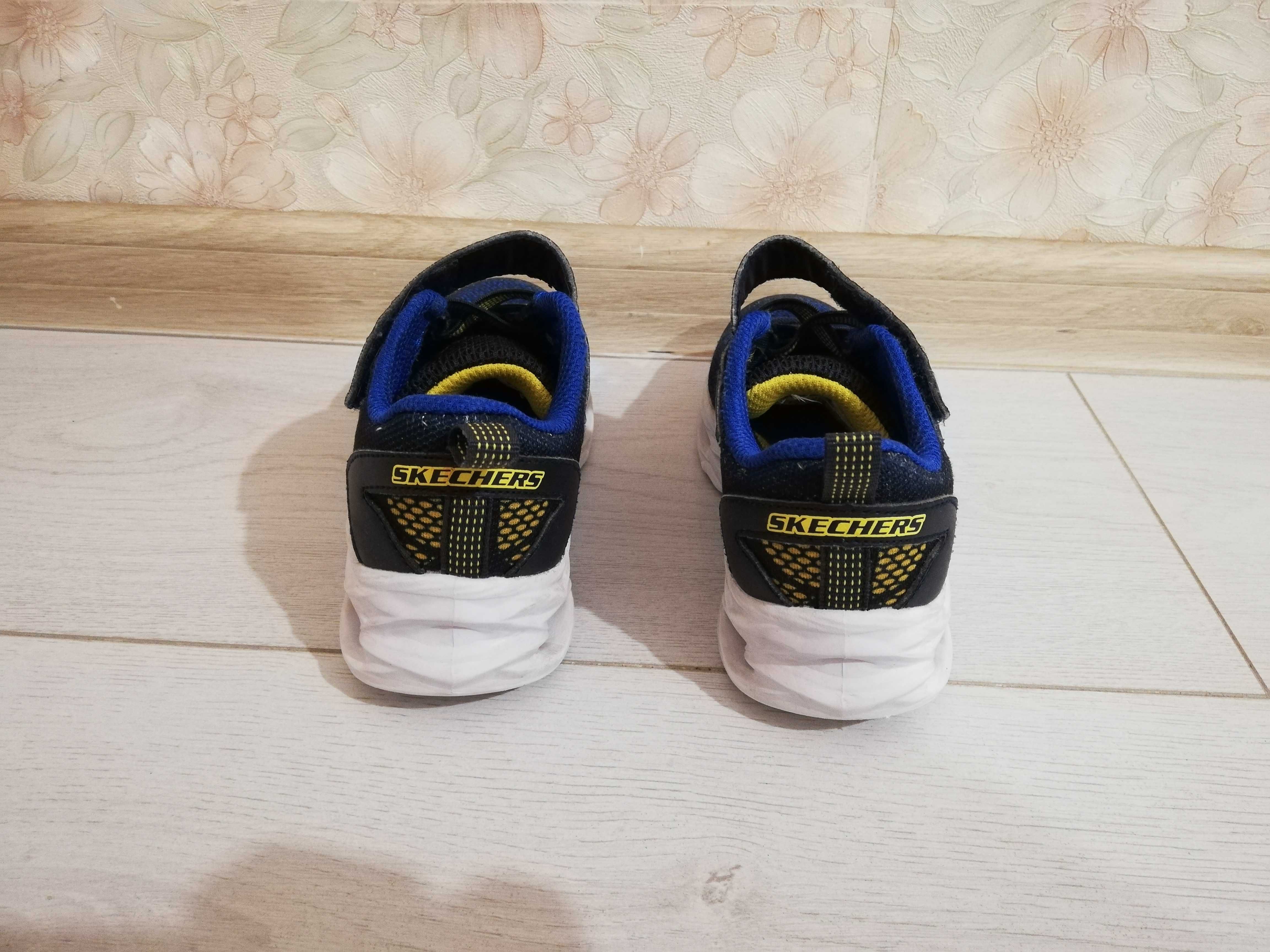 Кросівки дитячі Skechers S Lights (з підсвіткою), розмір 27