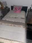 Cama como nova, colchão otimo
