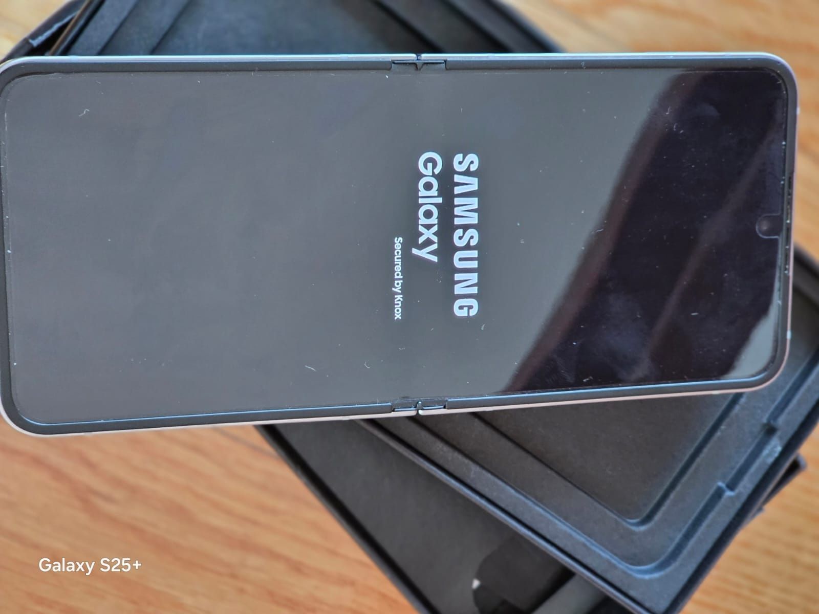 Samsung Galaxy Z Flip6