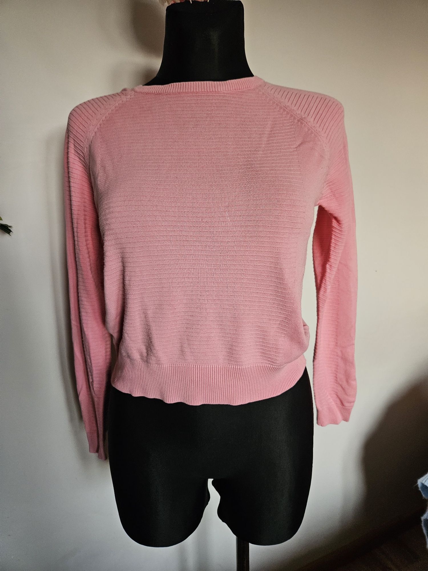 Różowy sweter rozmiar 36