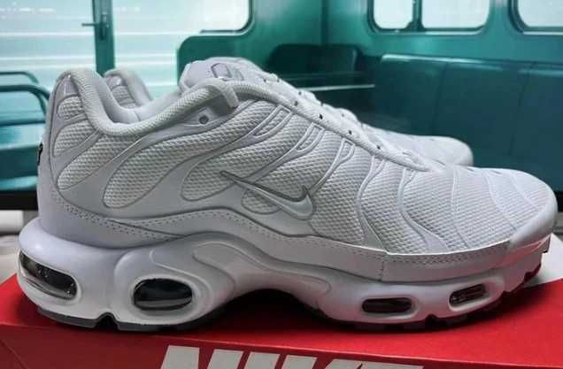 Buty Trampk Nike Air Max TN Plus White R.37.5