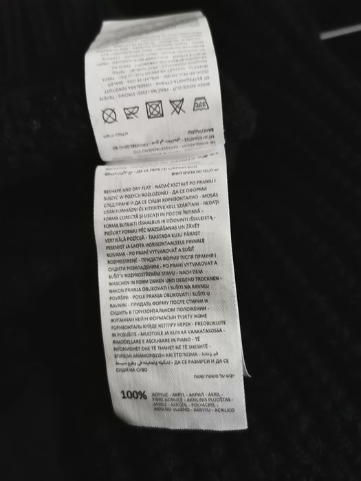 Czarny ciepły sweterek rozmiar xl.