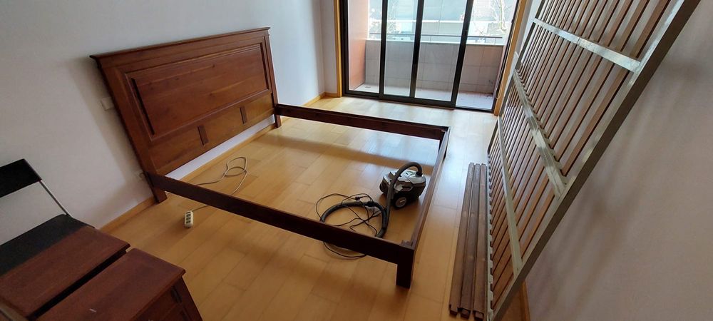Cama casal como nova