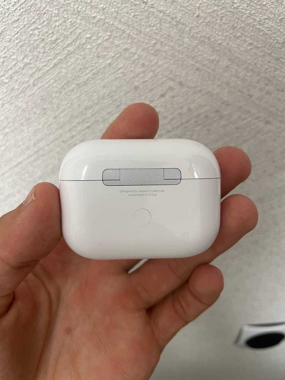 Навушники AirPods Pro !