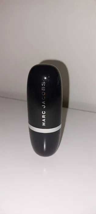 MARC JACOBS Accomplice Concealer Korektor w sztyfcie 20 LIGHT